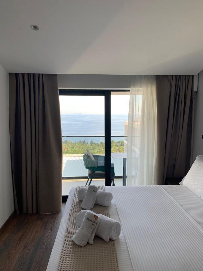Black Diamond Hotel Dhërmi Exteriör bild
