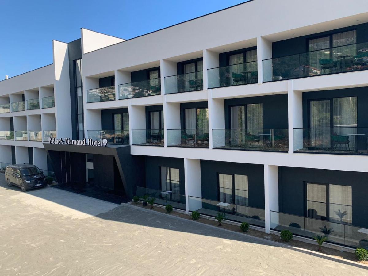Black Diamond Hotel Dhërmi Exteriör bild