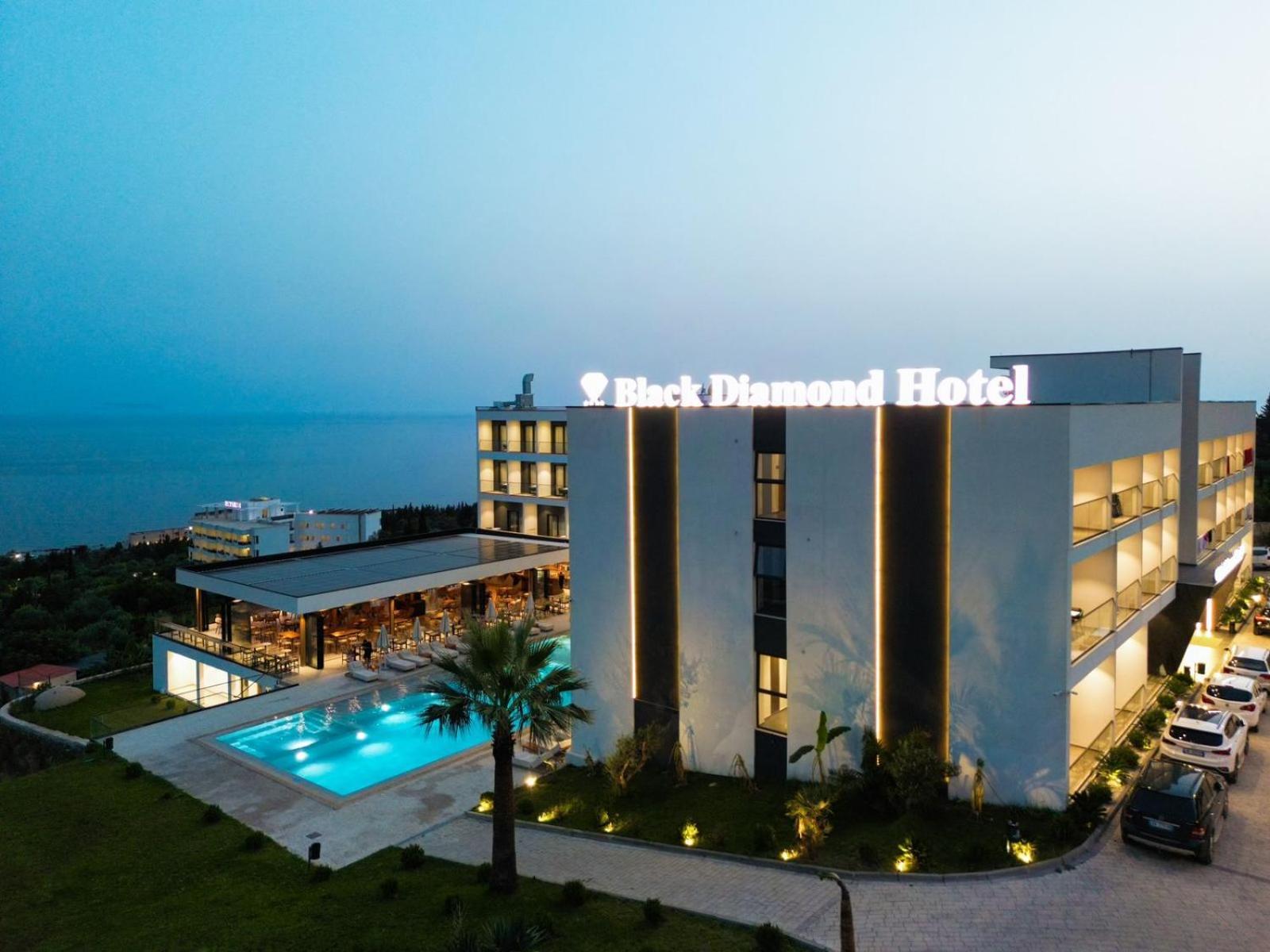 Black Diamond Hotel Dhërmi Exteriör bild