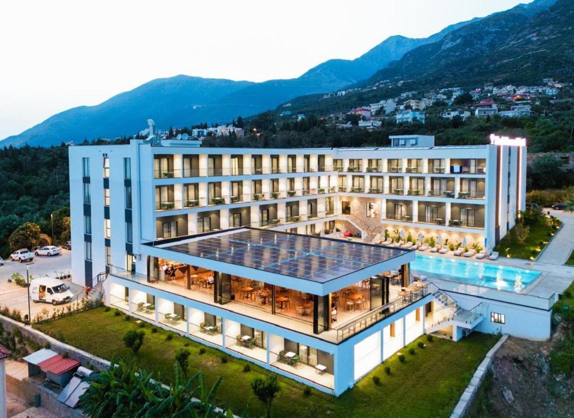 Black Diamond Hotel Dhërmi Exteriör bild
