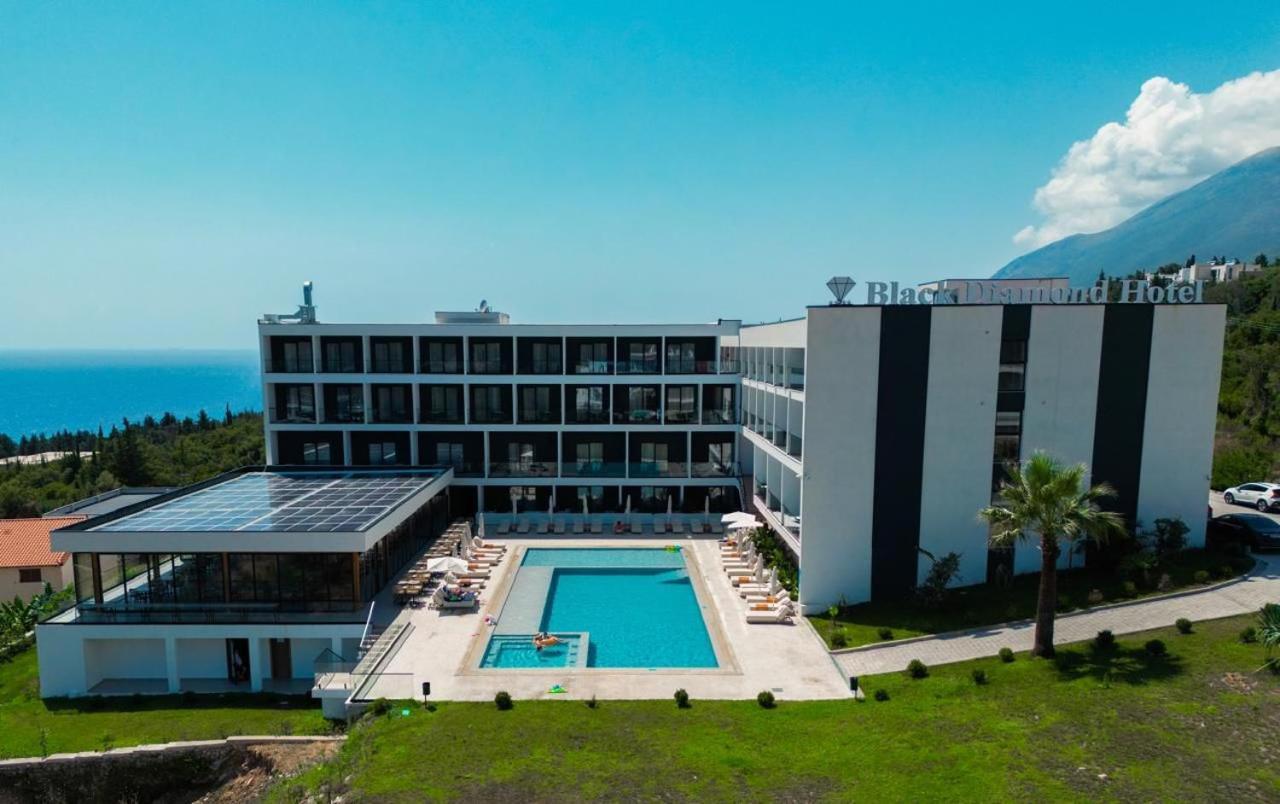 Black Diamond Hotel Dhërmi Exteriör bild